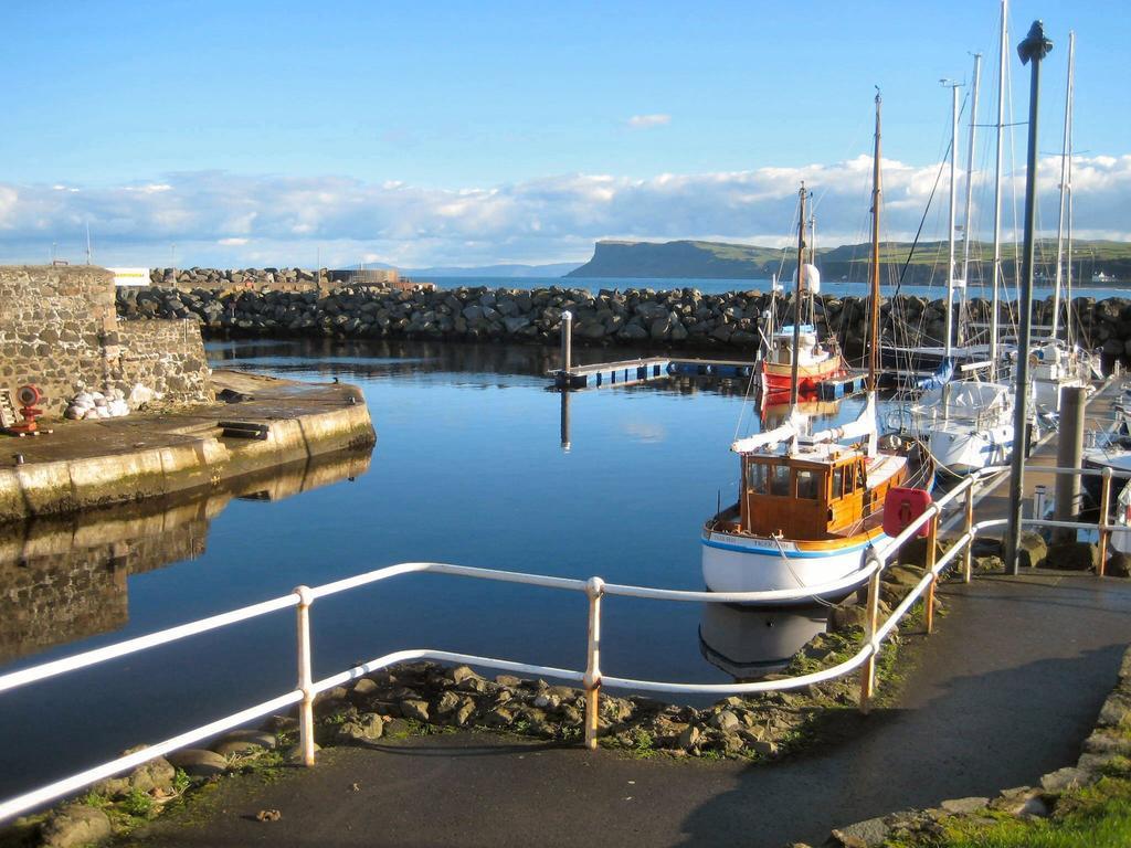 Glen Haven Bed And Breakfast Ballycastle Exteriör bild