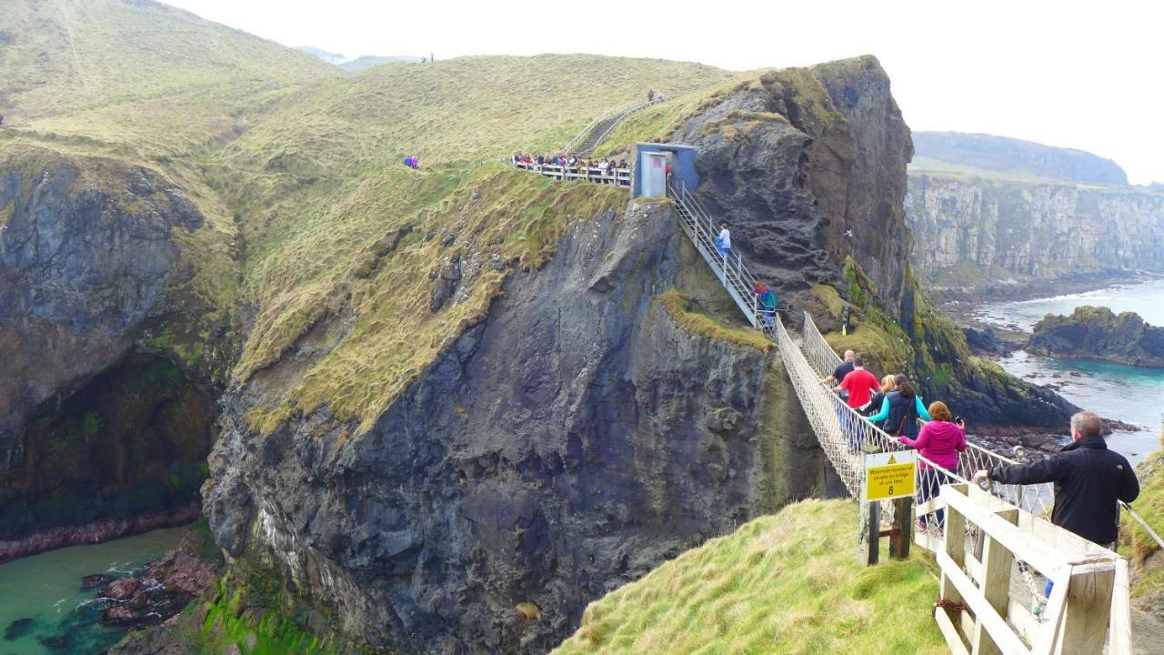 Glen Haven Bed And Breakfast Ballycastle Exteriör bild